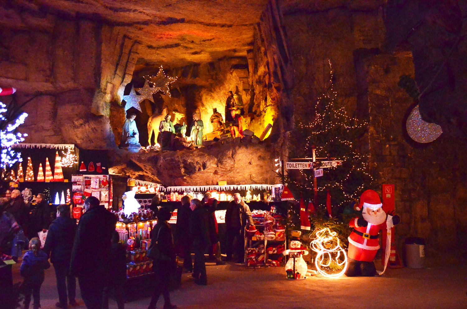 Автобусная экскурсия. Волшебные рождественские ярмарки. Excursion en autobus. La magie des marchés de Noël. © cosmo.com.ua. 2018-11-24